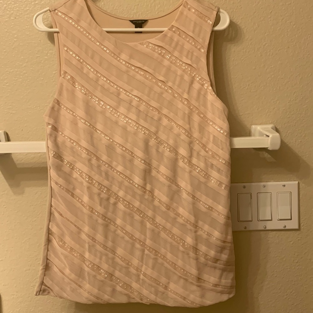 Ann Taylor sleeveless blouse/top size M pink pastel